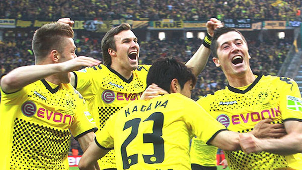 Robert Lewandowski (3), Mats Hummels und Shinji Kagawa erzielen die Tore für Dortmund. Für Bayern ist es die fünfte Pleite in Serie gegen den BVB.