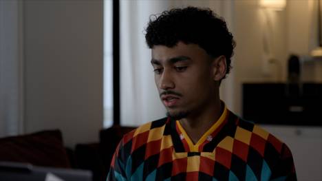 Nathaniel Brown kämpft in der WM-Vorbereitung um den Stammplatz als Linksverteidiger. Dabei ist sein Blick auf Konkurrenten David Raum besonders, wie der 22-Jährige verriet.