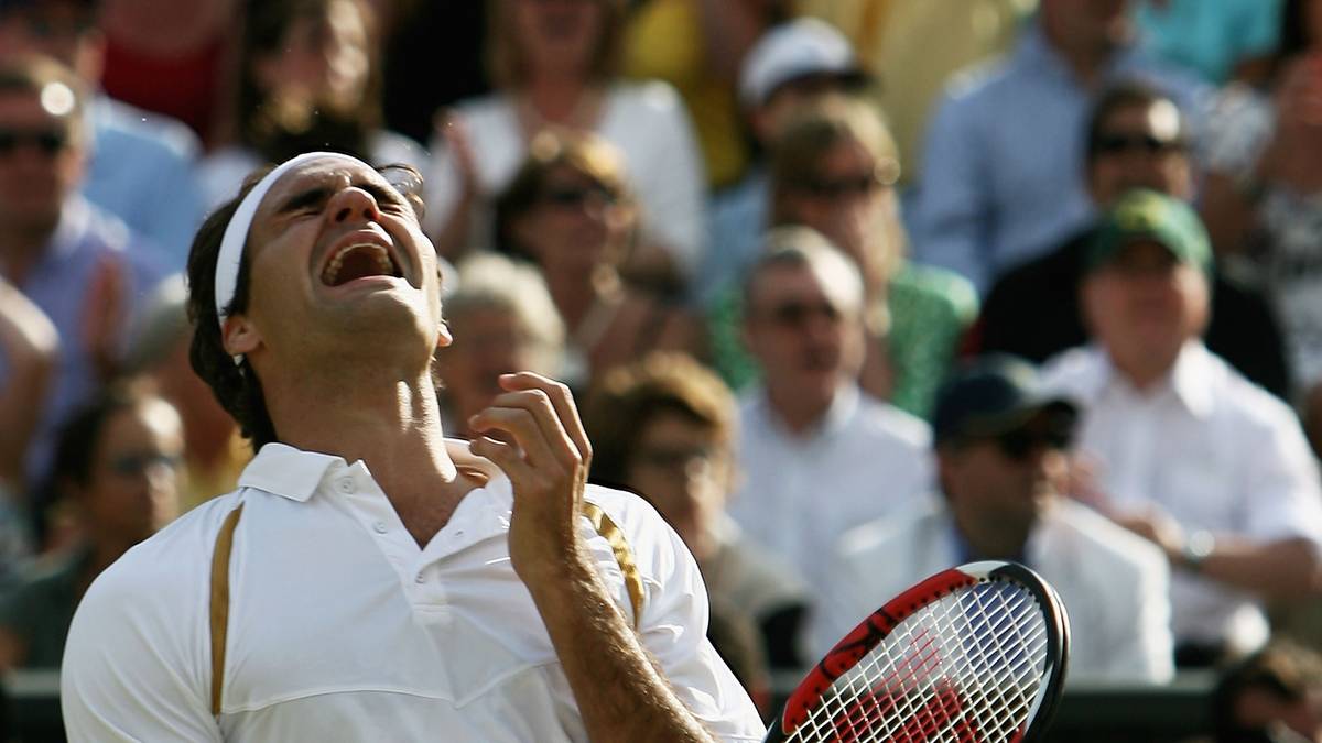 Bei den restlichen Majors hält er sich schadlos. Seinen fünften Sieg in Folge auf dem heiligen Rasen feiert er sehr emotional. Federer egalisiert damit Björn Borgs Rekord