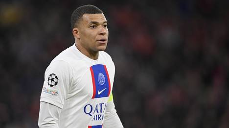 Bleibt er bei Paris Saint-Germain oder geht er? Kylian Mbappé hat ein Versprechen über seine Zukunft abgegeben.
