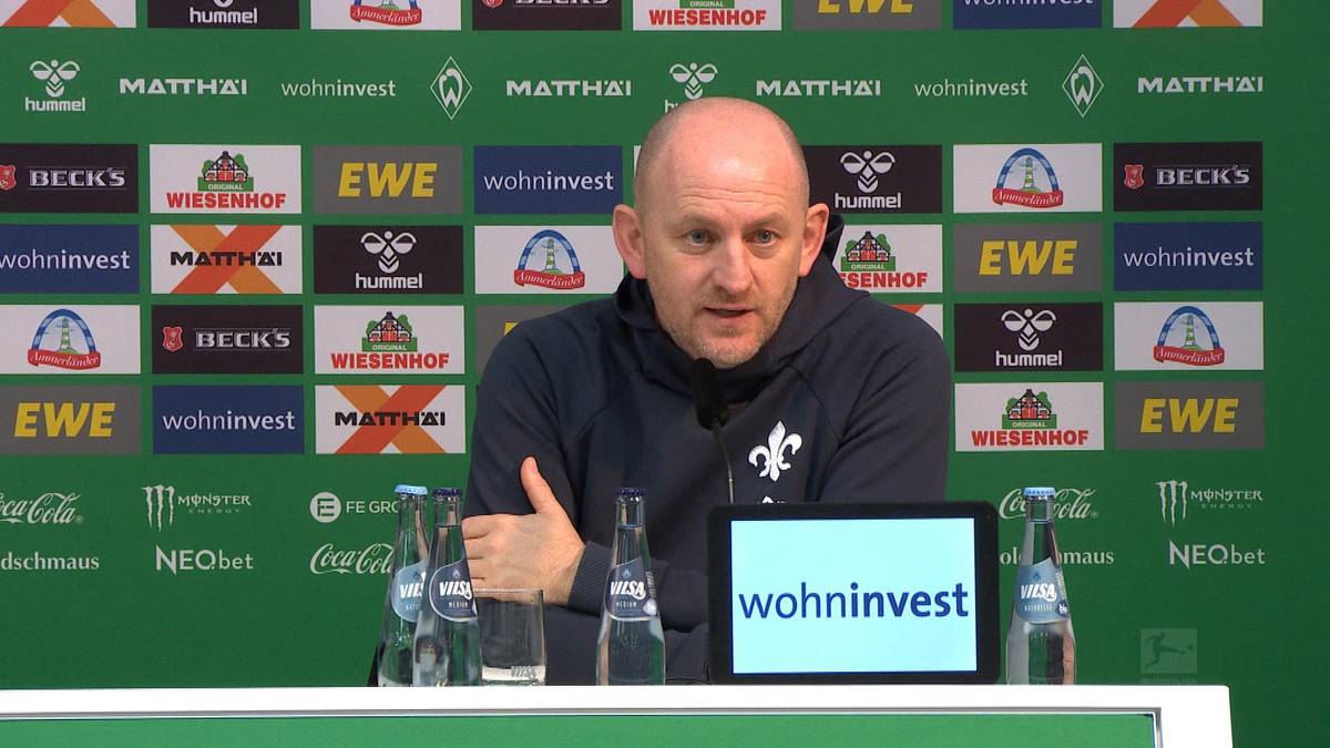 Nach wegen Handspiel aberkanntem 2:1 - Darmstadt-Coach Lieberknecht bedient