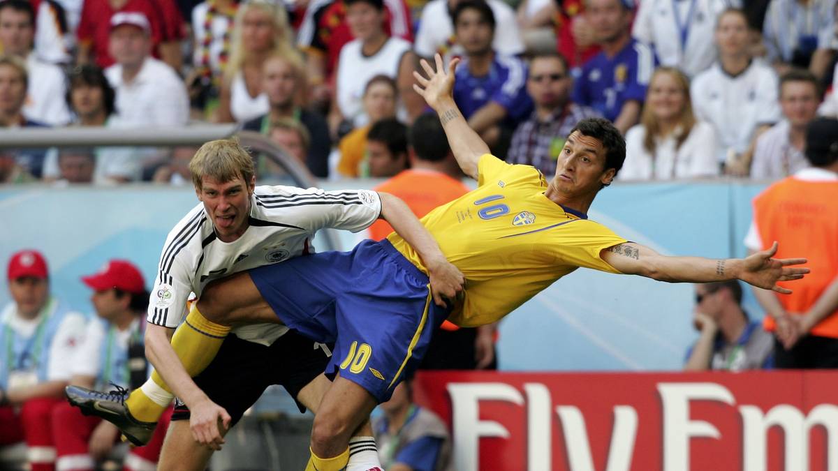 Die WM 2006 läuft für den schwedischen Superstar weit weniger erfolgreich. Nur einmal darf Ibrahimovic über die volle Dauer ran, einmal steht er gar nicht erst im Kader. Dass ihm nach acht Toren in der WM-Qualifikation erneut sein erstes WM-Tor verwehrt bleibt, dürfte Ibrahimovic' Laune weiter getrübt haben. Im Achtelfinale ist gegen die DFB-Elf Schluss
