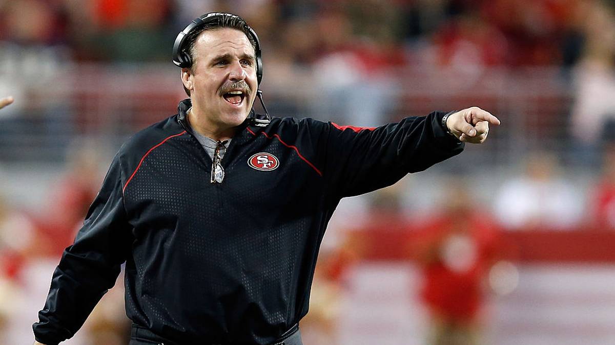 Immerhin gut vier Jahre hielt sich Jim Harbaugh bei den 49ers, doch auch er konnte trotz zahlreicher Siege und einer Super-Bowl-Teilnahme keine ganze Ära überdauern und musste 2015 das Feld räumen. Es hieß, dass auch Unstimmigkeiten zwischen Harbaugh und der Führung zur Trennung geführt hätten. Jim Tomsula wurde neuer Headcoach