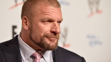 Mimt vor den WWE-Kameras den bösen Boss: Triple H