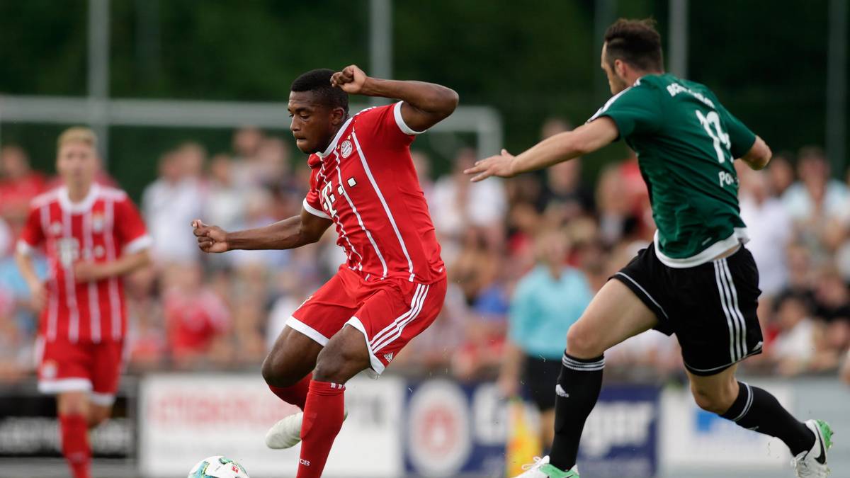 Beim Testspiel gegen Wolfratshausen, das die Bayern locker mit 4:1 gewinnen, kann sich der Nachwuchsstürmer Franck Evina mit einem Doppelpack in den Vordergrund spielen
