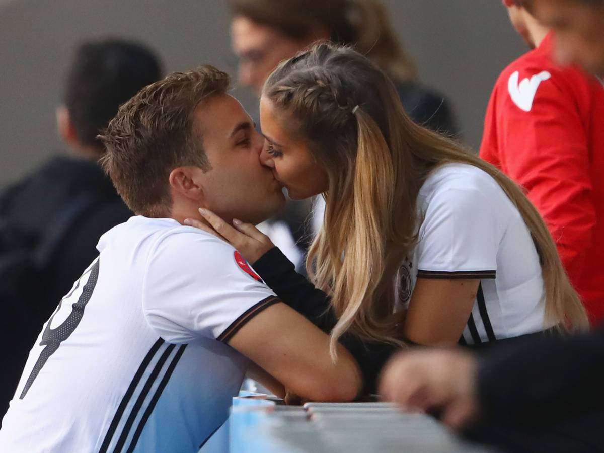 Mario Gotze Und Ann Kathrin Brommel Haben Sich Verlobt