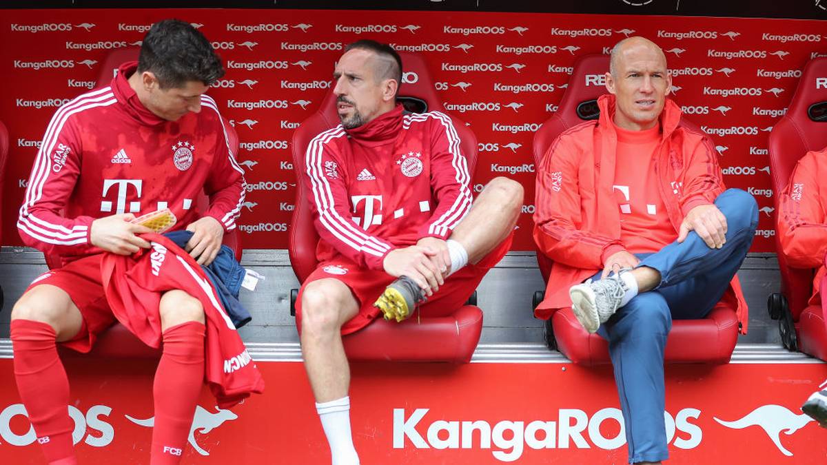 FRANCK RIBÉRY: Der Franzose wagte bereits am Anfang seiner Karriere den Schritt in die Türkei, um sich im Profifußball endgültig durchzusetzen. 2005 ging er für ein halbes Jahr zu Galatasaray und gewann immerhin den nationalen Pokal. Aufgrund von ausstehenden Gehaltszahlungen verließ Ribéry die Türken anschließend und kehrte in seine Heimat zurück