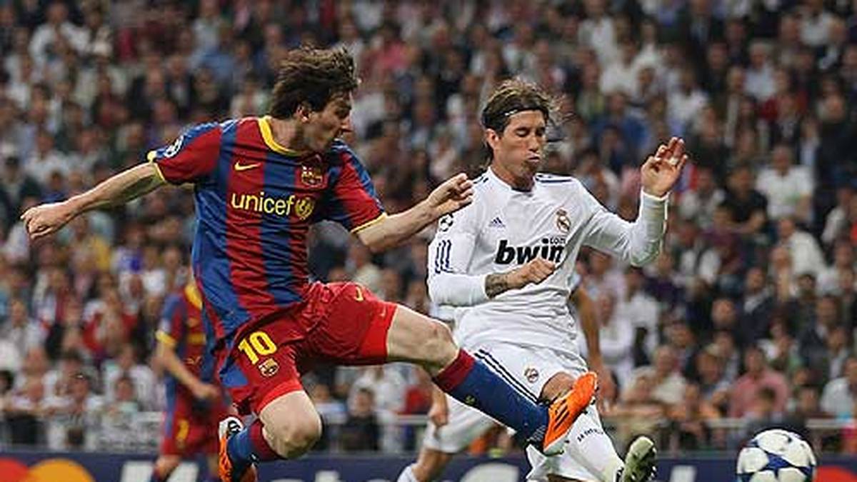 Der Argentinier (M.) entscheidet mit einem Doppelpack die Partie zugunsten der Katalanen