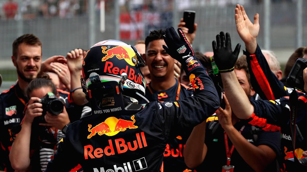 Der Abstand zu Mercedes und Ferrari ist kleiner geworden, was das Leistungsbild angeht. Und die nächsten Strecken liegen den Bullen. Mit Verspätung scheinen sie doch noch durchzustarten. Gut so, das bringt Abwechslung im Kampf um Spitzenpositionen