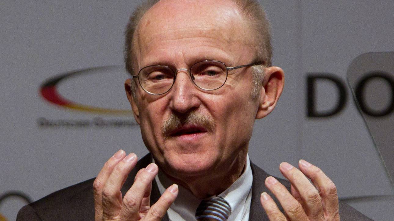 Lemke stärkt Eichin den Rücken