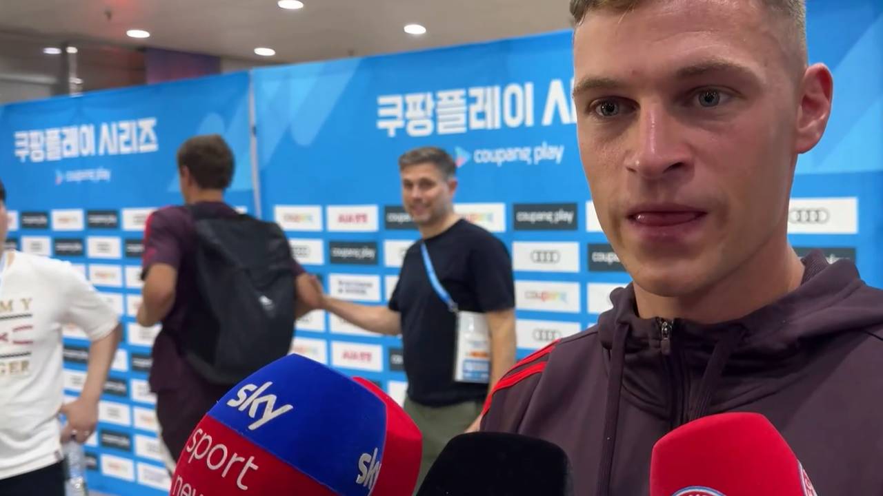 Interview dauert zu lange - Müller schleicht sich weg | FC Bayern München