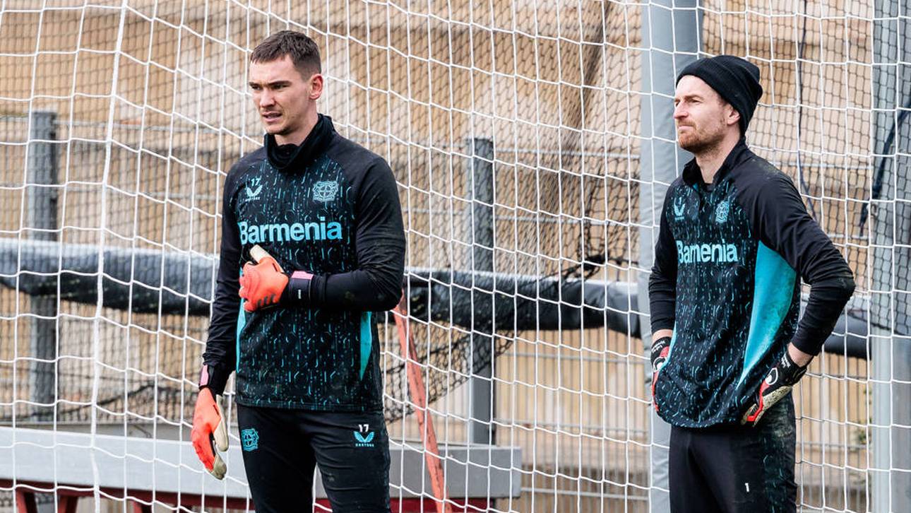Matej Kovar (links) und Lukas Hradecky kämpfen um den Stammplatz im Tor von Bayer Leverkusen