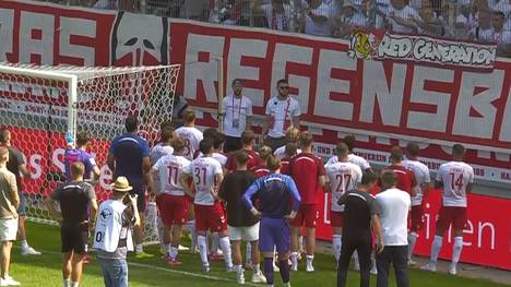 Die Fans des SSV Jahn Regensburg haben schon nach dem zweiten Spieltag in der 3. Liga Redebedarf. 