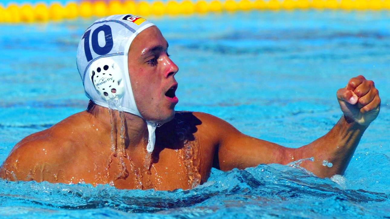 Wasserballer holen Gruppensieg