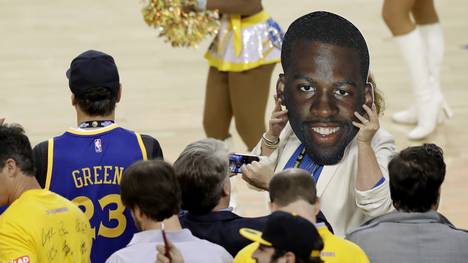 Auch die Fans in der Oracle-Arena feierten ihren gesperrten Star