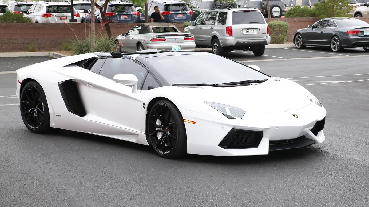 Boatengs neues Luxus-Auto verspricht dem Bericht zufolge puren Fahrspaß: 770 PS, von 0 auf 100 in 2,8 Sekunden, Höchstgeschwindigkeit 350 km/h. Ein teures Unterfangen: Der Kaufpreis soll bei etwa einer halben Million Euro liegen