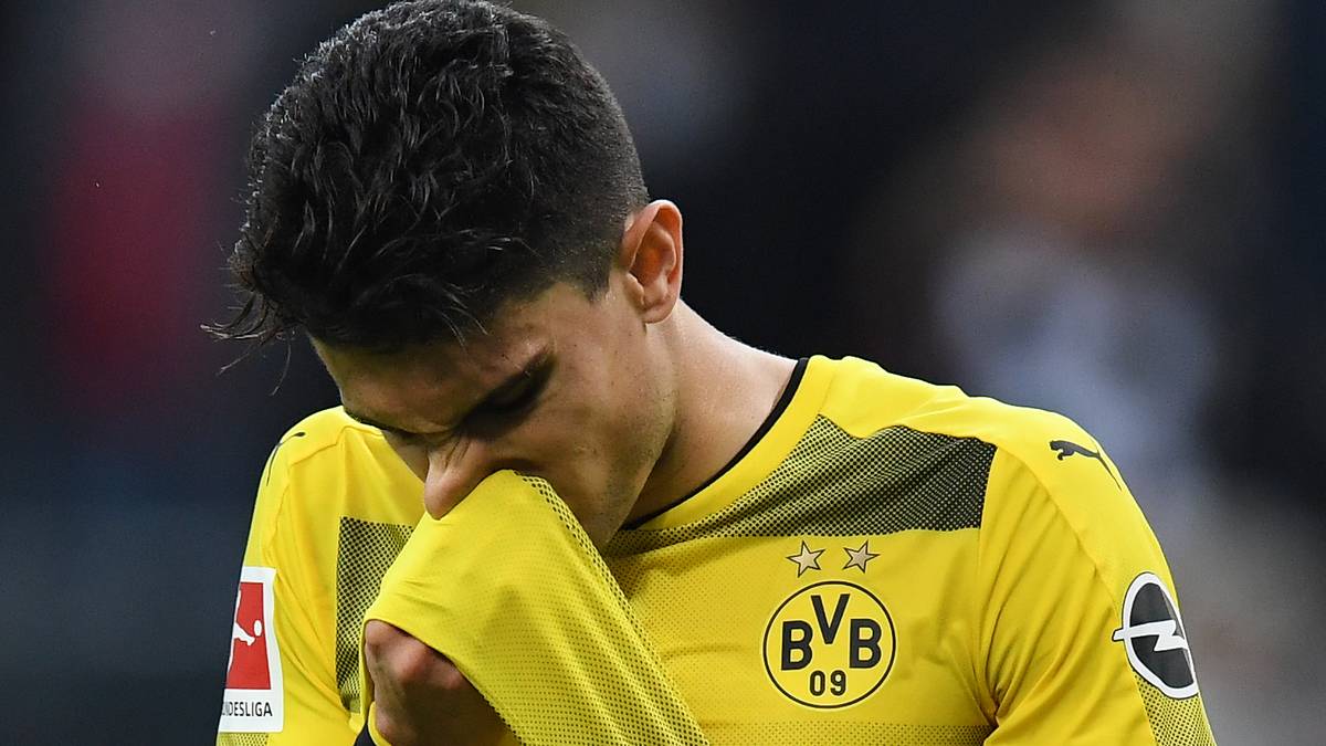 MARC BARTRA: Nach der Verletzung von Lukasz Piszczek von Trainer Peter Bosz auf die rechte Abwehrseite beordert. Dort in der Defensivarbeit verunsichert und im Spiel nach vorne limitiert. Als Innenverteidiger weitaus stabiler
