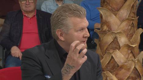 Das frühe Ausscheiden der deutschen Nationalmannschaft lässt Stefan Effenberg wüten. Der Ex-Nationalspieler redet sich in Rage.