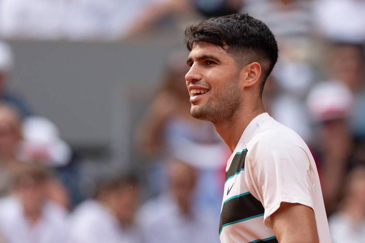 Rund um die French Open ist Carlos Alcaraz natürlich wieder Topfavorit. Einen Status, den sich der 22-Jährige auf Sand verdient hat, meint Boris Becker. Zudem beeindruckt ihn der Spanier mit einer Fairplay-Geste.