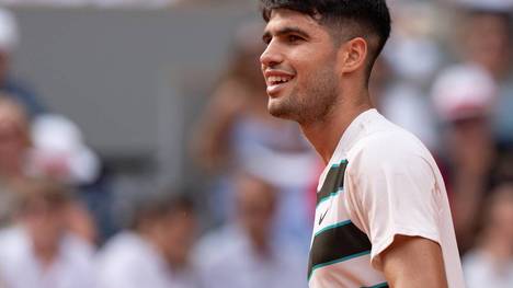 Rund um die French Open ist Carlos Alcaraz natürlich wieder Topfavorit. Einen Status, den sich der 22-Jährige auf Sand verdient hat, meint Boris Becker. Zudem beeindruckt ihn der Spanier mit einer Fairplay-Geste.