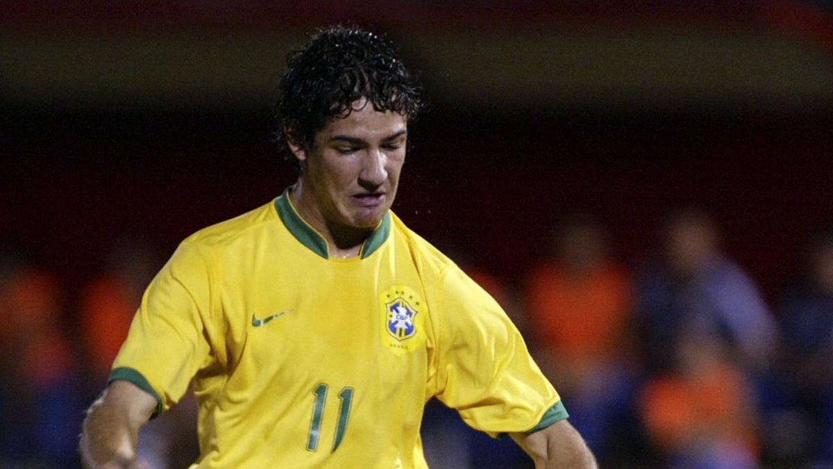 ALEXANDRE PATO: Bereits mit 16 Jahren galt der Brasilianer als absolutes Mega-Talent und rief auch den damaligen Hertha-Manager Dieter Hoeneß auf den Plan. Allerdings platzte der Deal nach langen Verhandlungen
