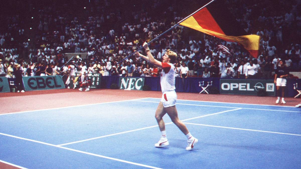 1987 spielt Becker das größte Match seiner Karriere. Im Davis-Cup-Abstiegsduell gegen die USA ringt er John McEnroe nach sechs Stunden und 21 Minuten in fünf Sätzen nieder. Das Spiel geht als "Die Schlacht von Hartford" in die Geschichte ein. Zum Abschluss sichert Becker Deutschland mit einem Fünf-Satz-Sieg gegen Tim Mayotte den Klassenerhalt