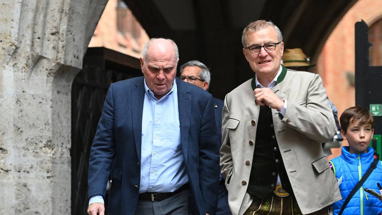 Jan-Christian Dreesen (r.) neben Uli Hoeneß