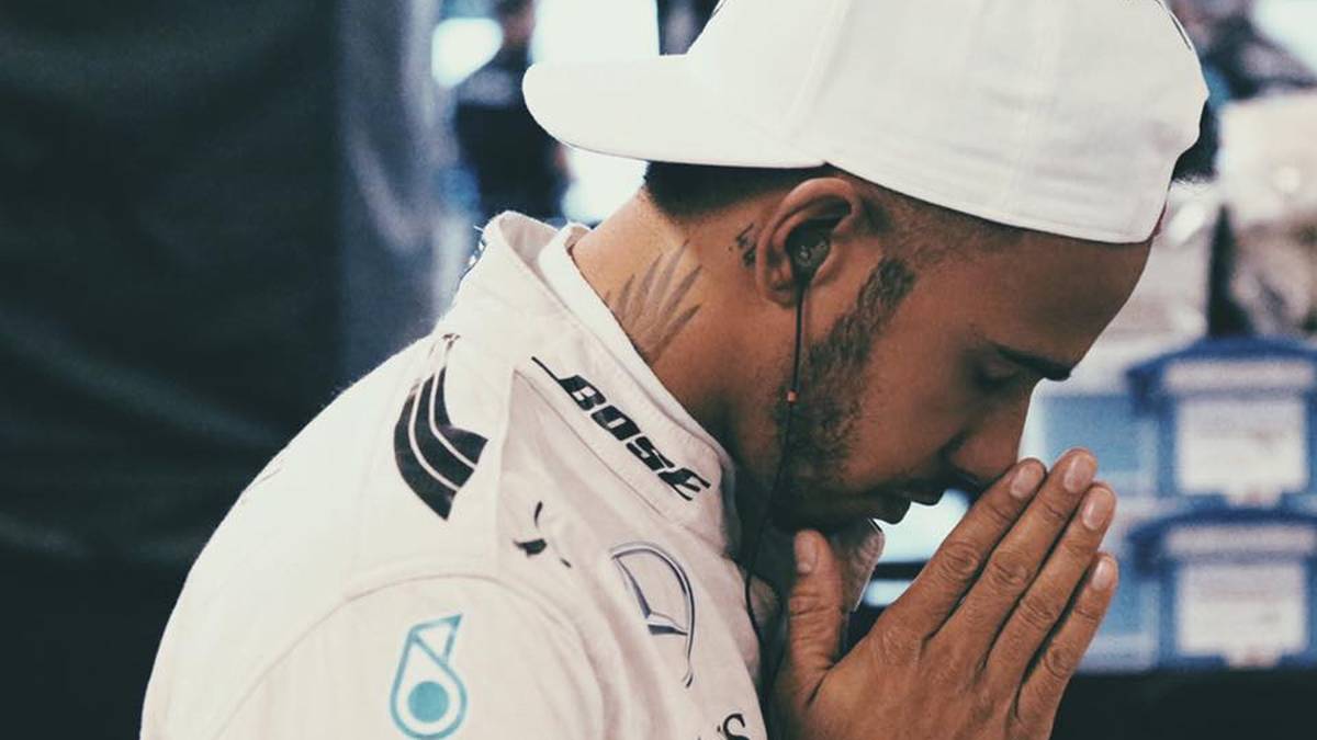 K wie Kirche: Hamilton ist ein sehr gläubiger Mensch und betet viel