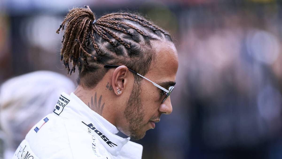 2020: Die Saison 2020 beginnt für Hamilton und die gesamte Formel 1 mit einem großen Rückschlag. Aufgrund der rapiden Verbreitung des Coronavirus' wird das erste Rennen in Australien kurzfristig abgesagt. Vier Monate ohne Racing sollten folgen, bevor am 5. Juli in Österreich die Saison eröffnet wurde.