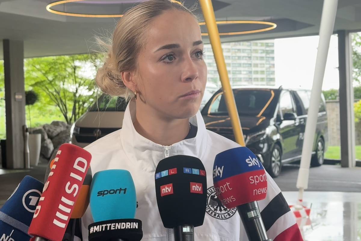 Auf die Frage, ob die ausgelassene Siegesfeier der Spanierinnen neben dem DFB-Bus die Deutschen gestört habe, findet DFB-Star Giulia Gwinn klare Worte.