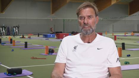 Liverpool-Trainer Jürgen Klopp vergleicht seine Mannschaft im Interview mit SPORT1 mit einem Team aus der A-Klasse. Seine Reds würden in vielen Bereichen wie ein A-Ligist sein.