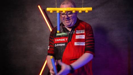 Stephen Bunting unterzieht sich dem Reaktions-Test vor der Darts-WM 2026.