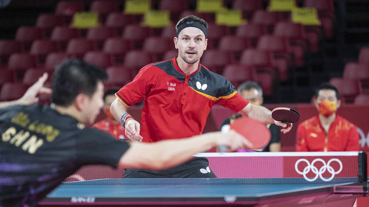 Bei den Olympischen Spielen 2020 in Tokio, die ein Jahr später aufgrund der Corona-Pandemie ausgetragen wurden, spielte sich Timo Boll mit der deutschen Mannschaft bis in Finale. Dort unterlagen sie den Chinesen