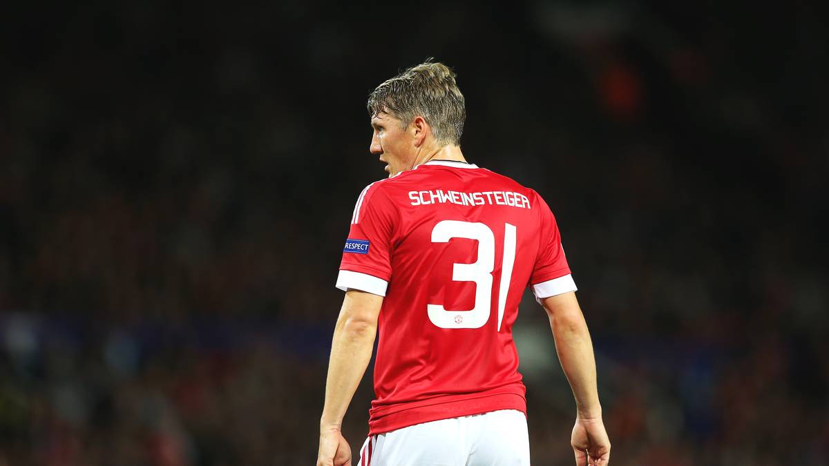 Auch Schweinsteiger, über 700 Pflichtspiele auf dem Buckel, wird sich die Frage stellen, ob ein Team aus dem Tabellenmittelfeld der Serie A das Richtige für seinen weiteren Weg sein wird. Dennoch: Einen Stammplatz hätte er bei den Mailänder Klubs wohl sicher und die Namen der beiden Traditionsklubs haben auch nach den jüngsten Durstrecken nach wie vor Gewicht