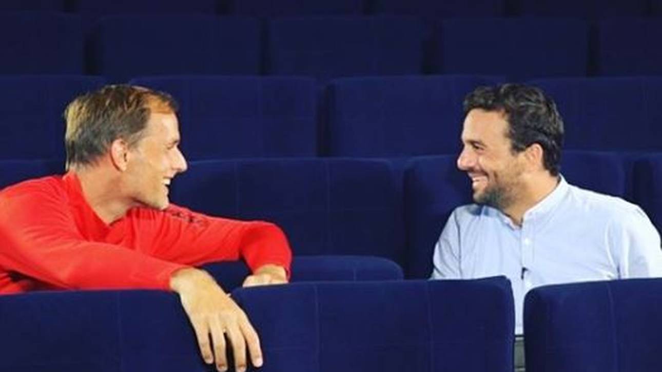 Raphael Domenach (r.) im Gespräch mit PSG-Trainer Thomas Tuchel