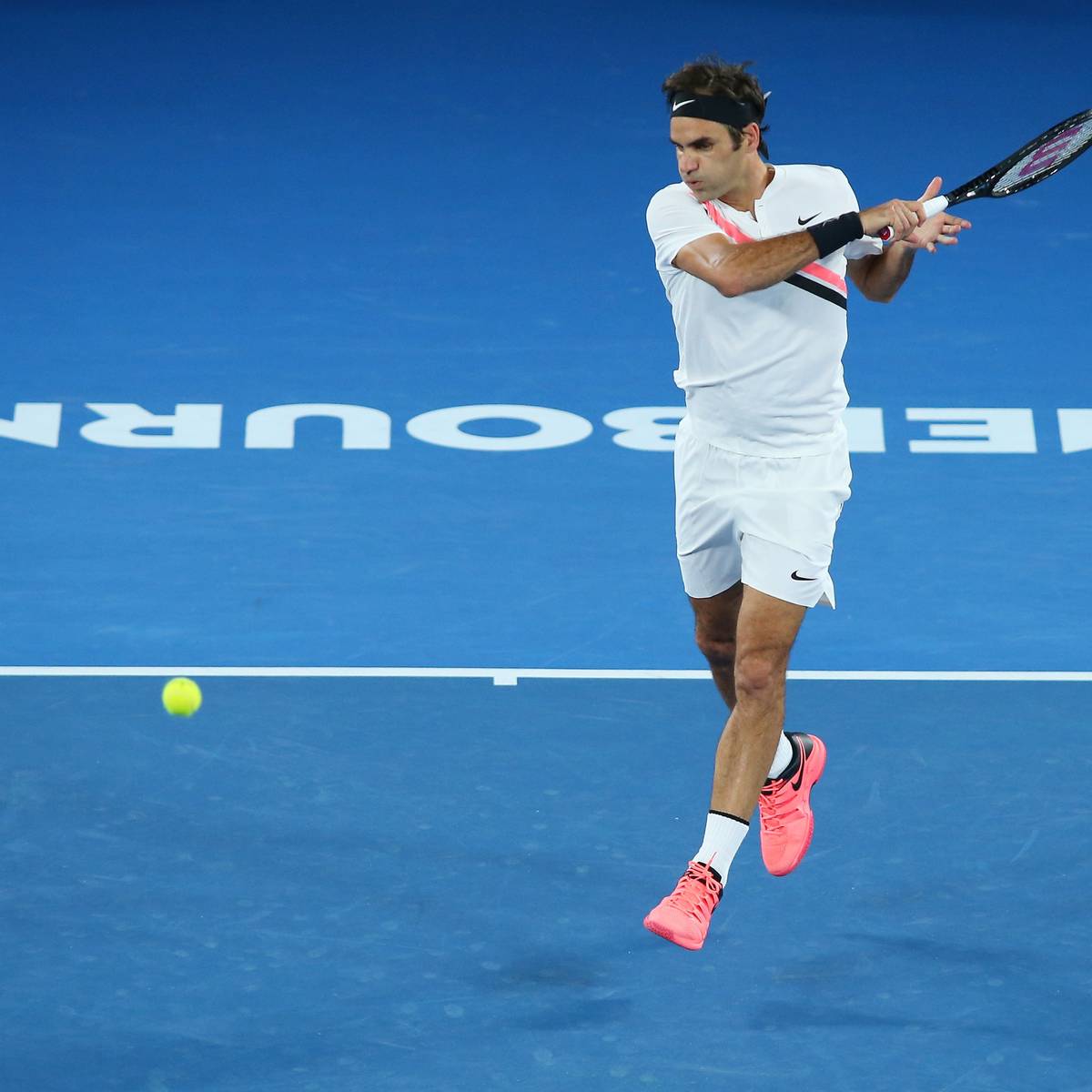 Австралия опен. Федерер Australian open 2018. Final Australian open 2021заставка. Federer Forehand Australian open Wallpaper.