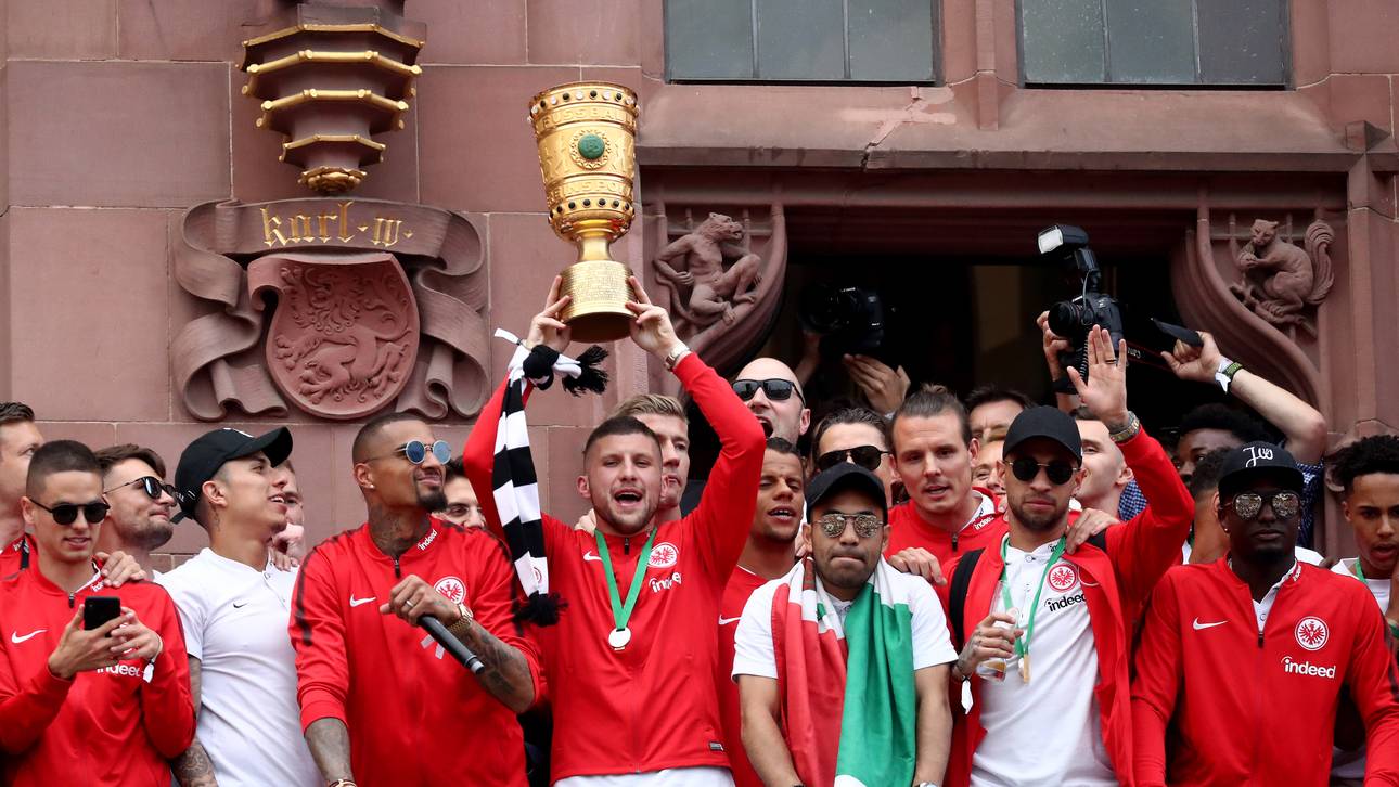 Rebic-Taktik als T-Shirt erhältlich