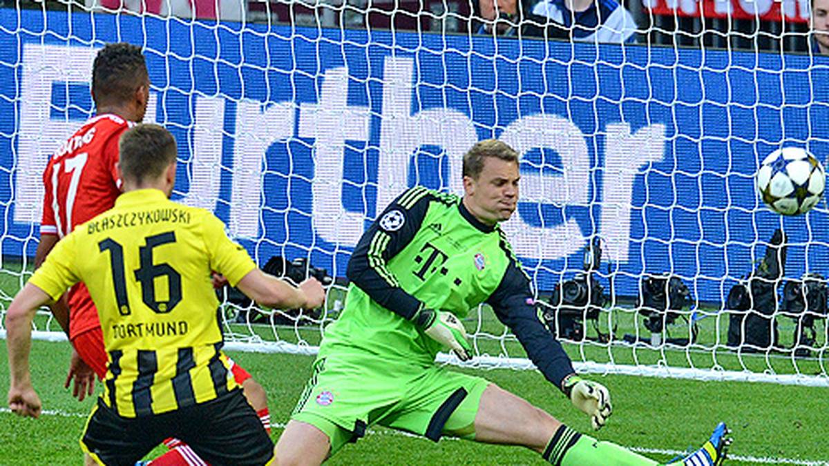 Zunächst ist es jedoch der BVB, der die Bayern erheblich unter Druck setzt. Hier vergibt Jakub Blaszczykowski eine hochkarätige Chance gegen einen glänzend aufgelegten Manuel Neuer.