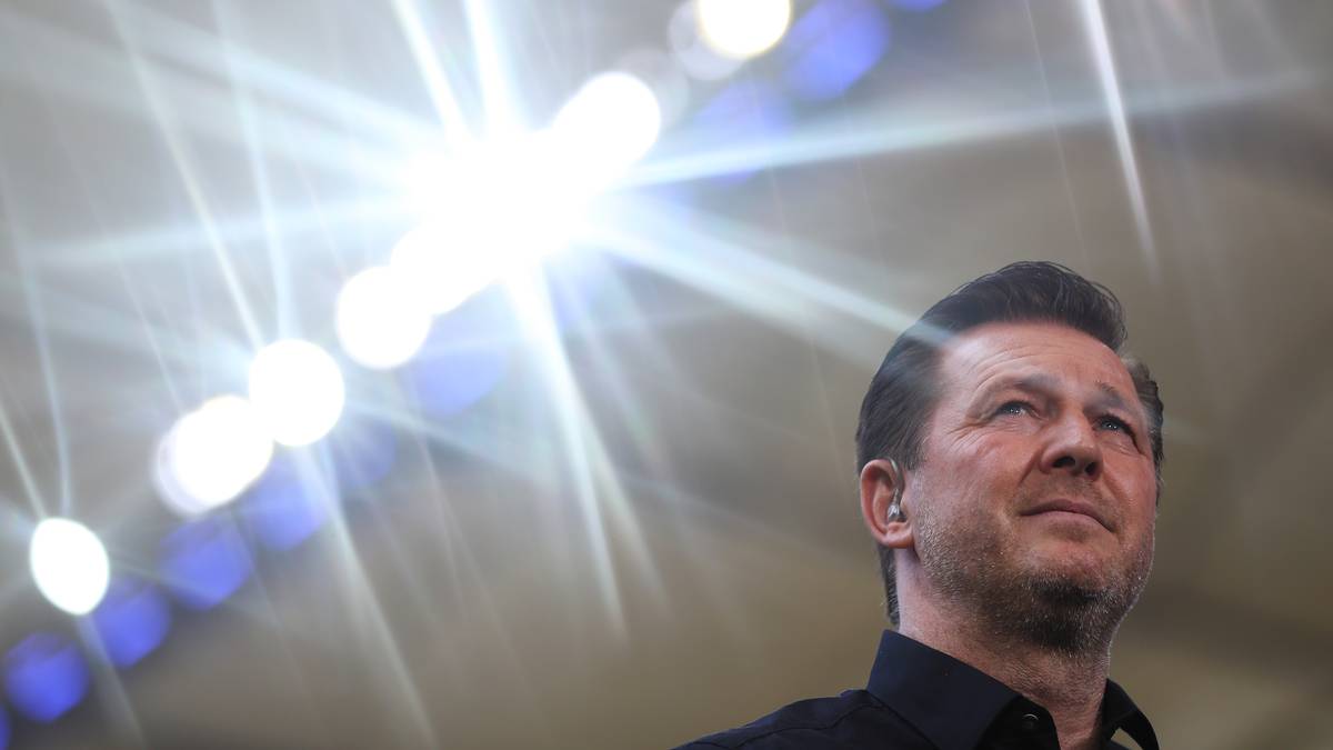 Trainer Christian Titz steht die Anspannung vor dem Saisonfinale ins Gesicht geschrieben. Die Hoffnung stirbt bekanntlich zuletzt