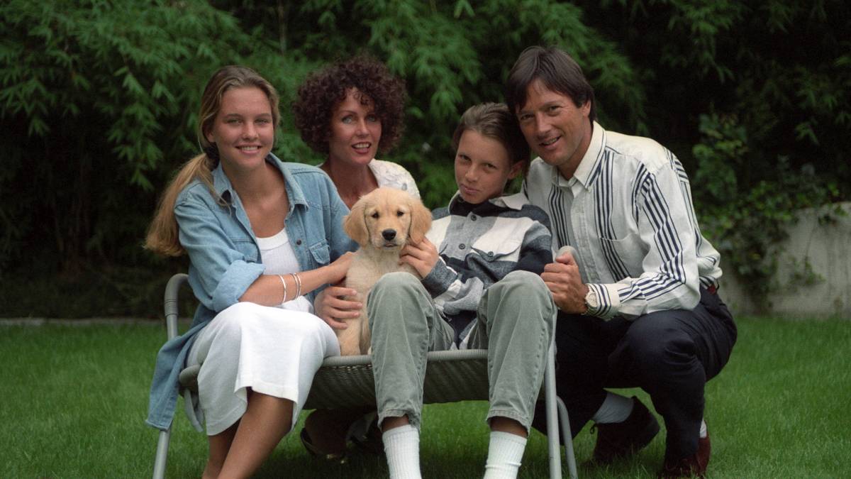 Der Müller-Wohlfahrt-Clan mit Tochter Maren, Ehefrau Karin, Sohn Kilian und Hans-Wilhelm. Kilian arbeitet inzwischen ebenfalls als Mediziner und ist seit Januar 2015 auch für den FC Bayern tätig