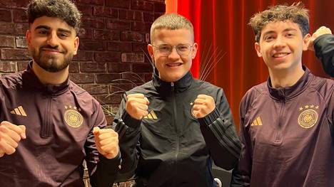 Das deutsche Trio um Umut "RBLZ_Umut" Gültekin (l.), Levy Finn "levyfinn" Rieck (m.) und Dylan "DullenMIKE" Neuhausen (r.) zieht in die WM-Playoffs ein