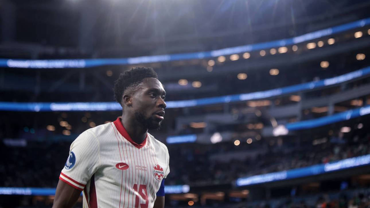 Alphonso Davies fällt nach seinem Kreuzbandriss für den Rest der Saison aus 