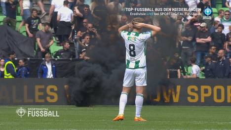 Die Fans vom FC Groningen provozieren im Heimspiel gegen Ajax Amsterdam einen Spielabbruch. Eine Woche zuvor war der Ex-Klub von Arjen Robben aus der niederländischen Eredivisie abgestiegen.