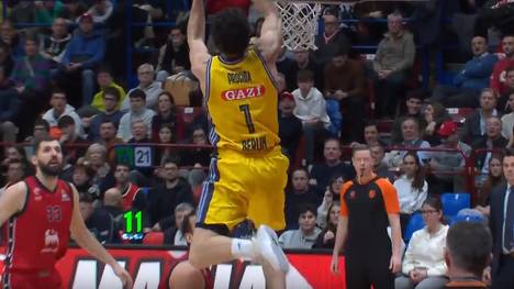 Die Highlights der Partie EA7 Emporio Armani Mailand - ALBA BERLIN aus der EuroLeague im Video.