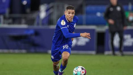 Amine Harit könnte den finanziell klammen FC Schalke noch im Winter verassen. Die Berater des Marokkaners - wie auch die Verantwortlichen der Schalker - sollen sich vorsichtig nach möglichen Angeboten umhören.