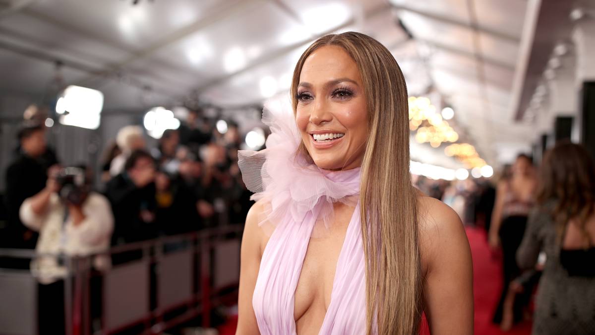 Denn Rodriguez hat sich niemand Geringeres als Jennifer Lopez geangelt. Erstmals zeigte sich das Traumpaar bei der Met Gala 2017 in New York City zusammen auf dem roten Teppich