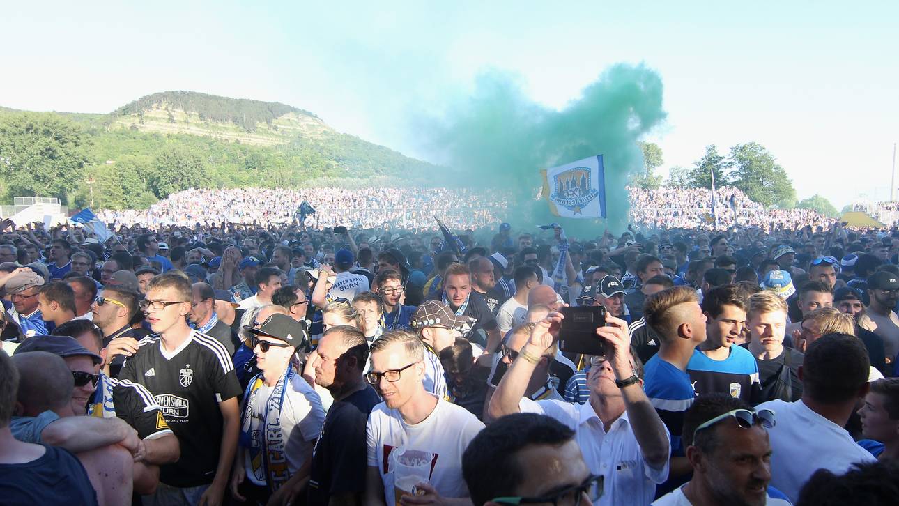 Fan-Krawalle bei Aufstieg von Jena