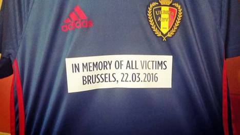 Gedenkshirt Belgiens für die Terroropfer von Brüssel