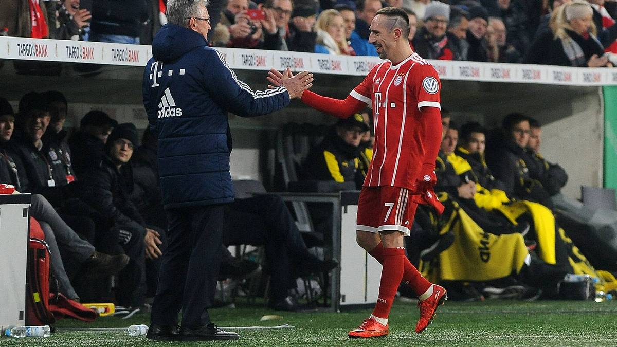 Und wenn einmal doch ein Spieler ein Problem mit einer Personalentscheidung hat - so wie Franck Ribery bei seiner Auswechslung im Pokal-Achtelfinale gegen Dortmund...