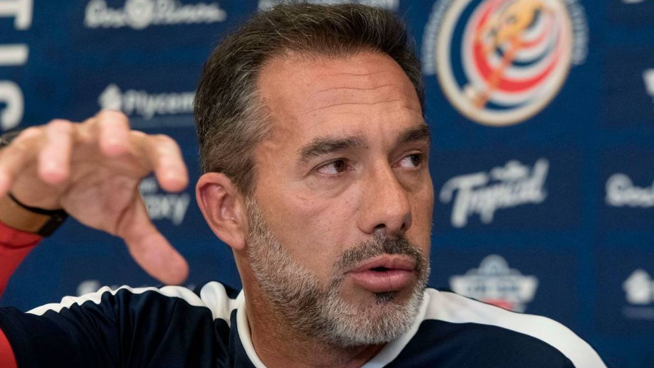 Langeweile: Trainer schmeißt hin